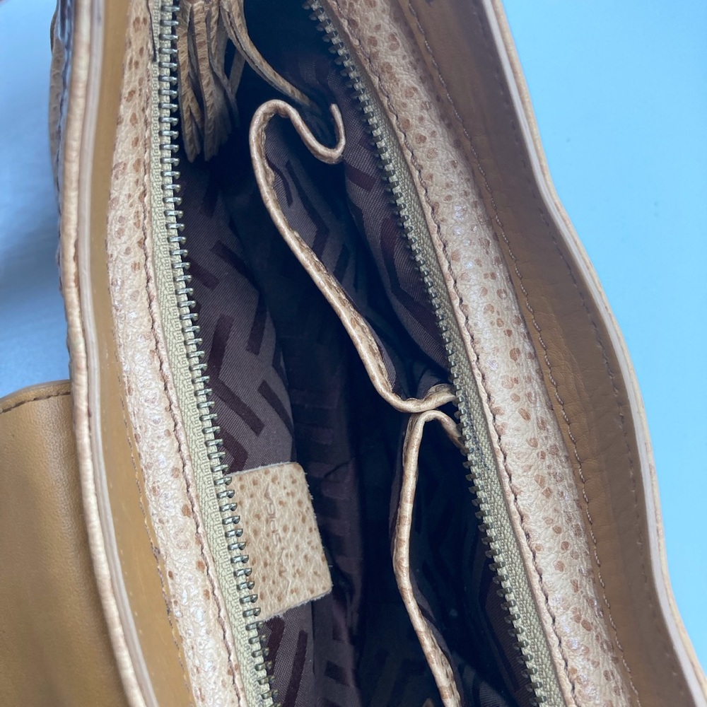 Via Spiga Vintage Tan Western vibe pebbled leather shoulder bag - Picture 6 of 15